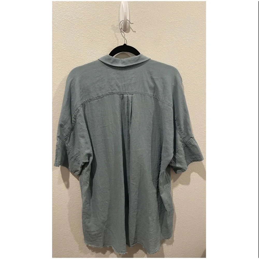 FREE PEOPLE Oversized Buttons Down Short Sleeve Shirt - Picture 5 of 6